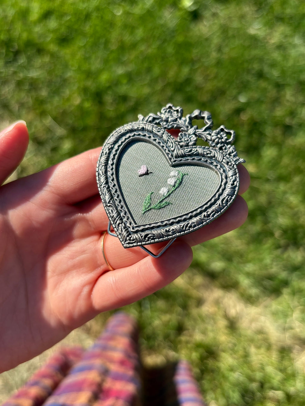 Upcycled Framed Embroidery: mini lily of the valley