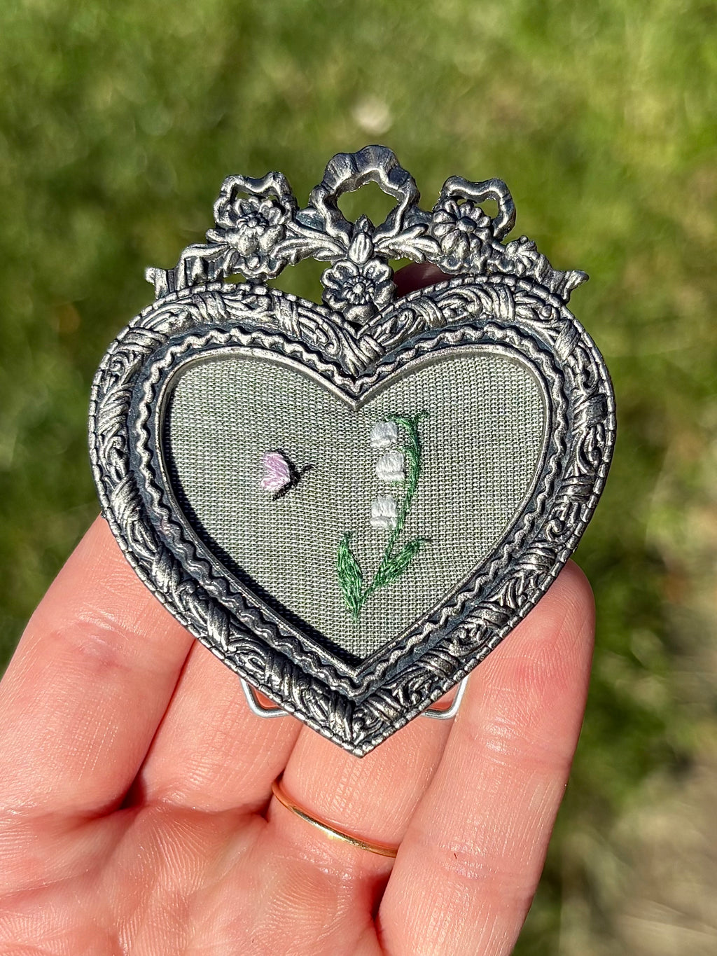 Upcycled Framed Embroidery: mini lily of the valley